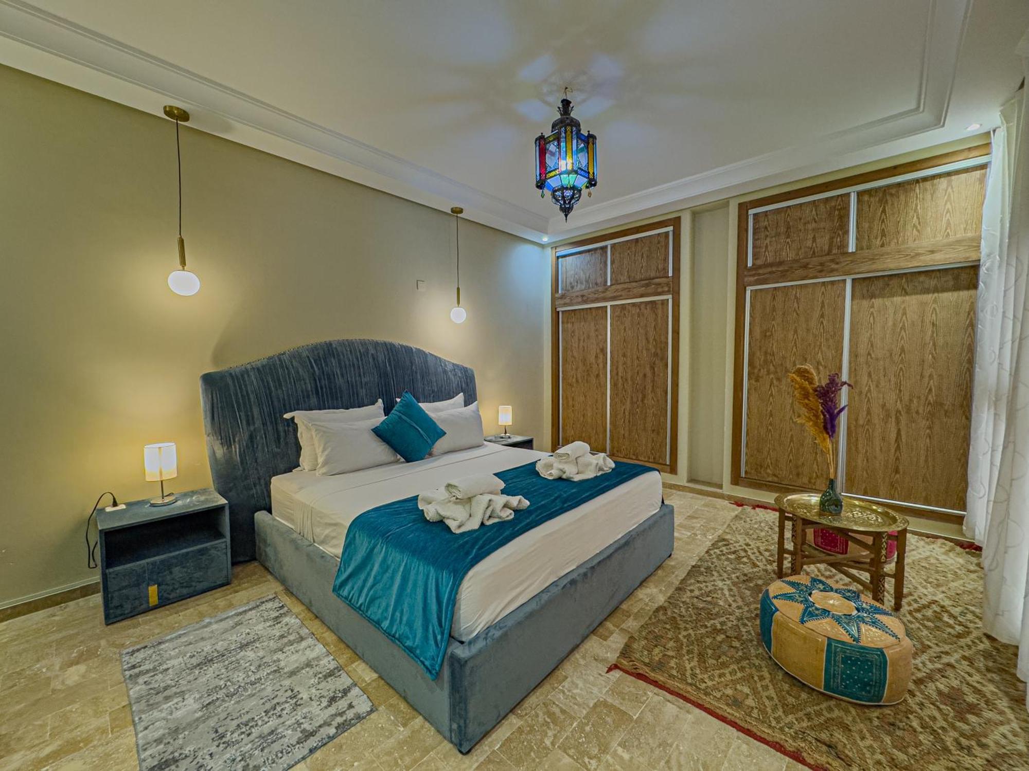 Azia Riad